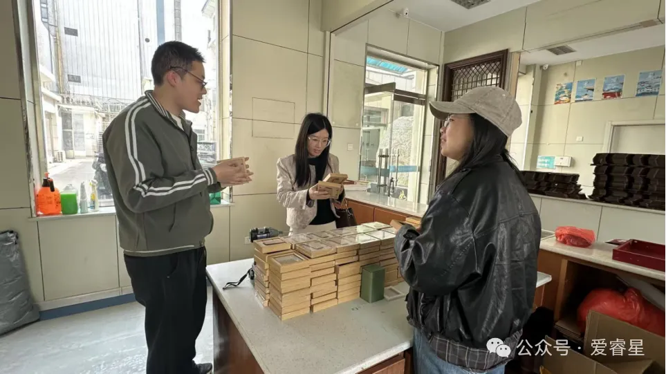 以爱为礼，以梦为歌